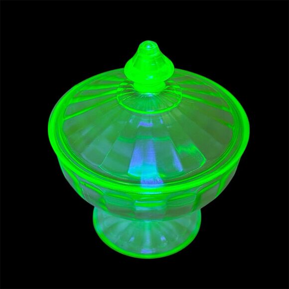 Hazel Atlas Vtg Pedestal Ribbon Compote Candy Dish & Lid Green uranium Glass - Picture 2 of 11